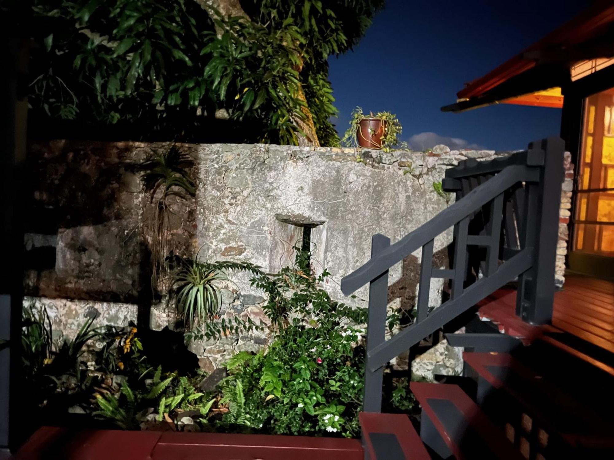 Mid-Century: Caribbean Style Apartment Contant  Exterior foto